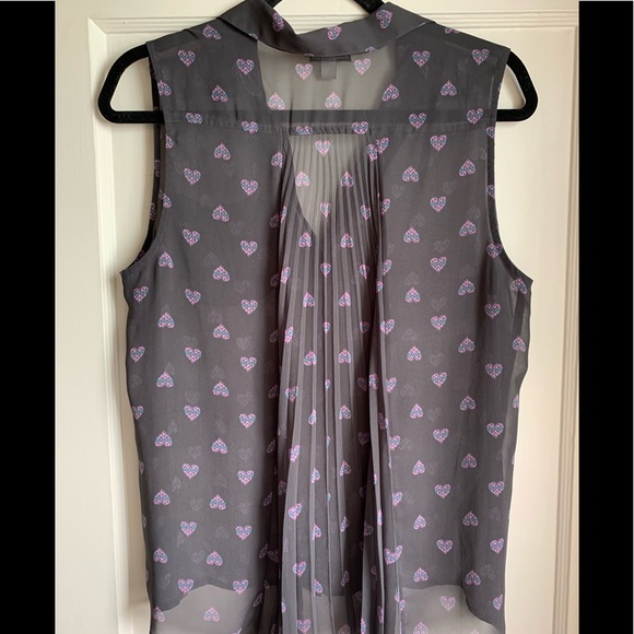 The sweetest summer blouse 💓 - Picture 2 of 5